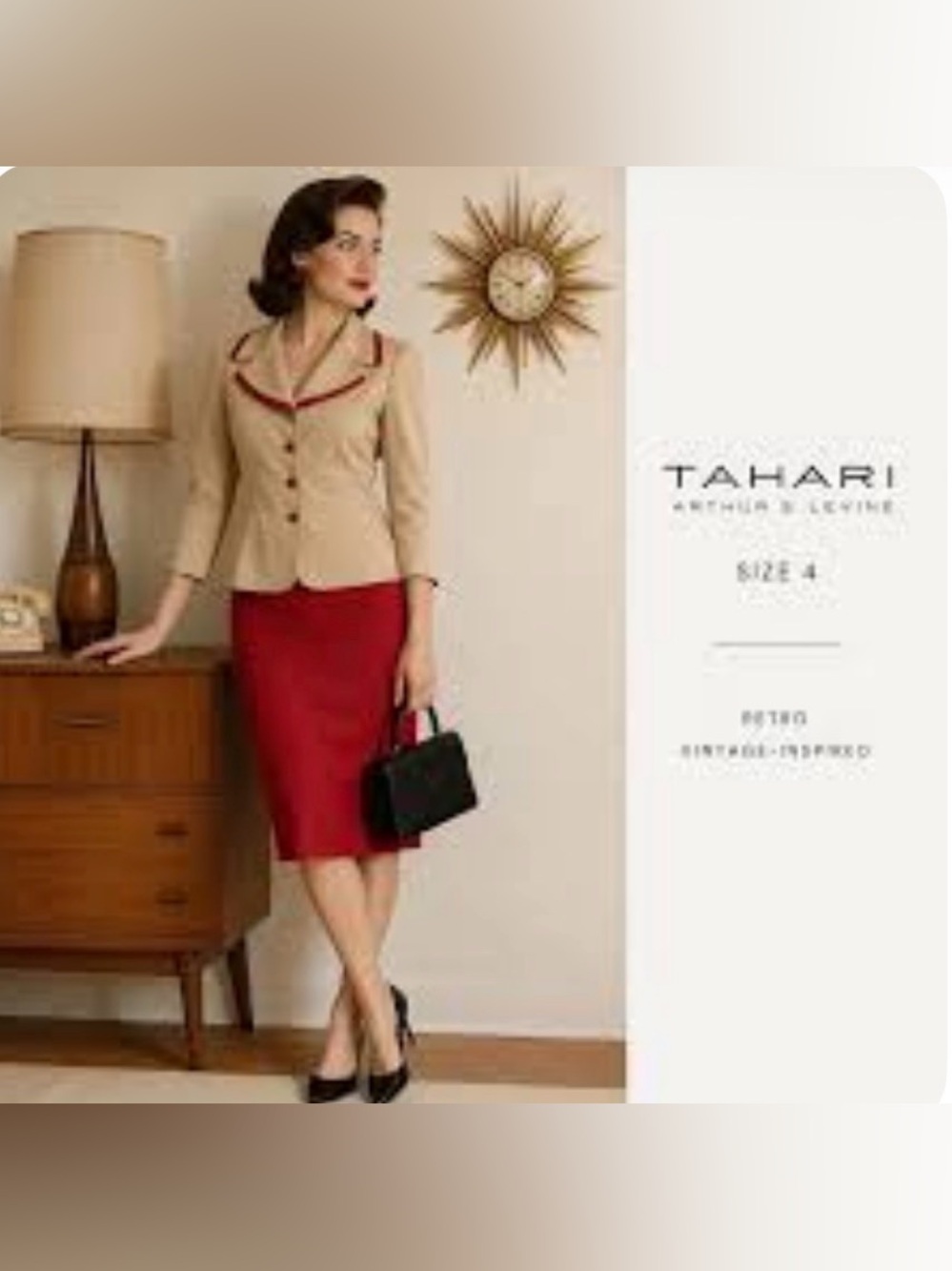 Ladies Suit in Excellent Condition, Size 8 Brand Tahari